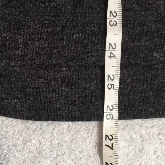 Madewell heathered gray v-neck sweater - Picture 6 of 8